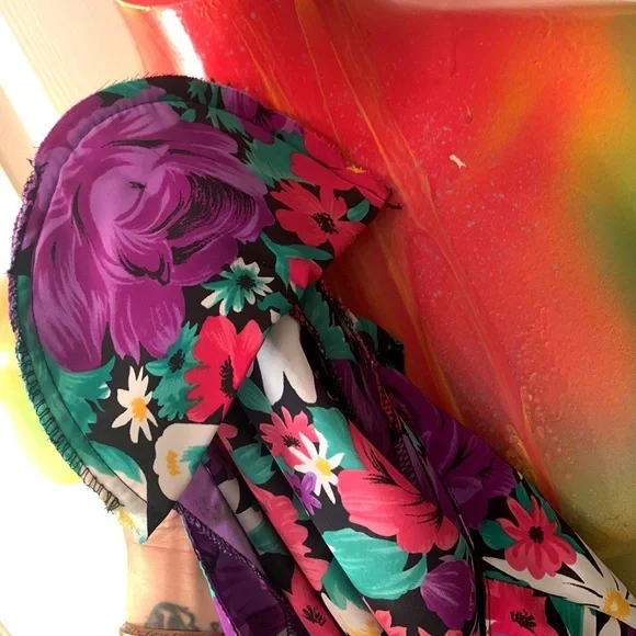 VINTAGE IMPRESSIONS of CALIFORNIA Floral Top - Picture 10 of 12